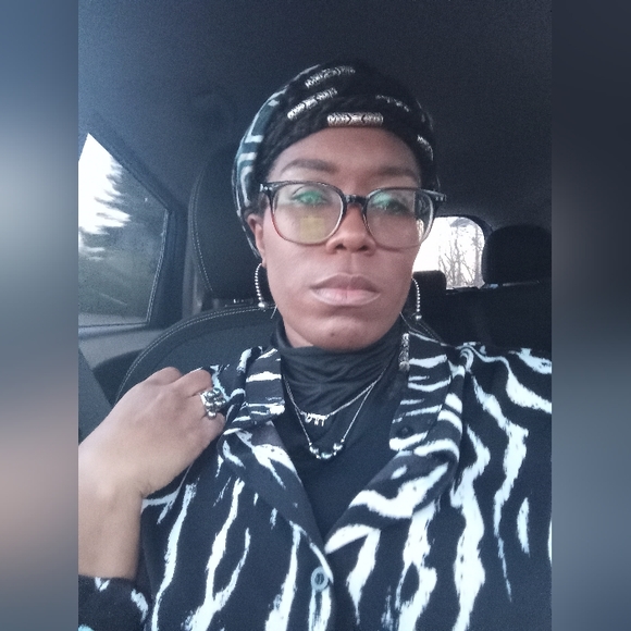 Meet your Posher! Akemi! - Picture 3 of 10